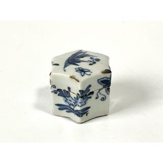 染付 草花 六角 香合 古染付 青花 虫食いあり 箱付き 茶道具 香道具-