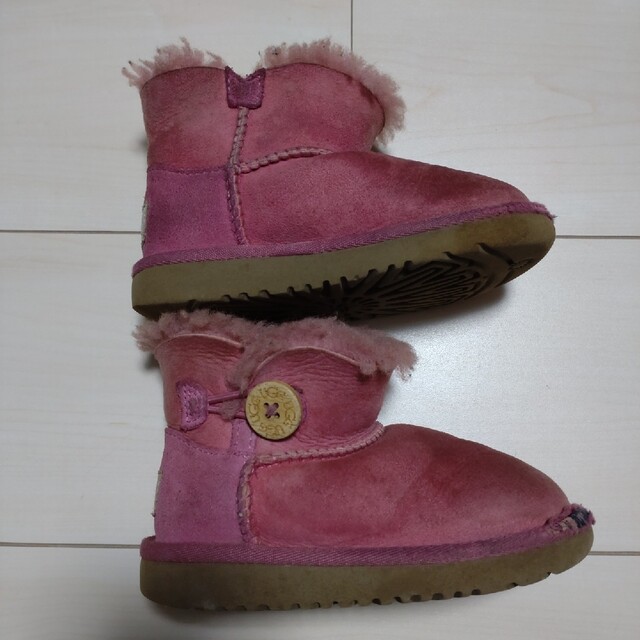 UGG AUSTRALIA(アグオーストラリア)のアグ　ブーツ　15cm キッズ/ベビー/マタニティのベビー靴/シューズ(~14cm)(ブーツ)の商品写真