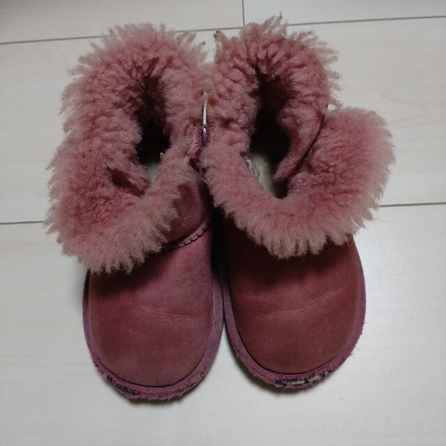 UGG AUSTRALIA(アグオーストラリア)のアグ　ブーツ　15cm キッズ/ベビー/マタニティのベビー靴/シューズ(~14cm)(ブーツ)の商品写真