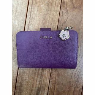 フルラ(Furla)のフルラ　チャーム付二つ折財布　パープル　箱、巾着付(財布)