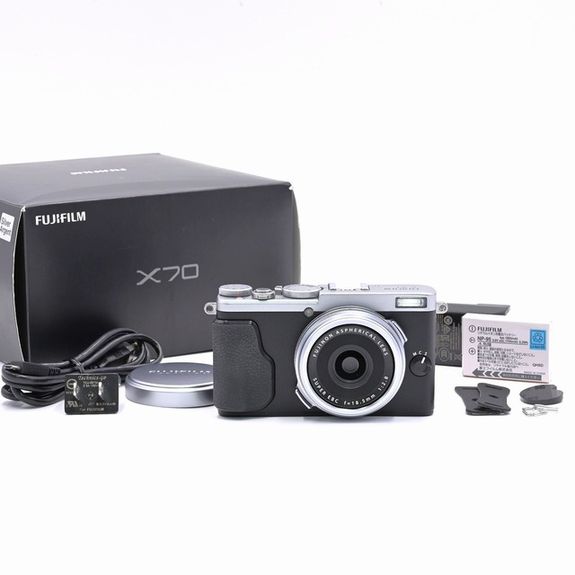コンパクトデジタルカメラFUJIFILM X70 シルバー