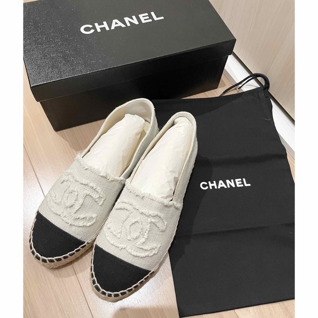 CHANEL(シャネル)の【美品】シャネル　エスパドリーユ　36 生成　フラットシューズ レディースの靴/シューズ(バレエシューズ)の商品写真