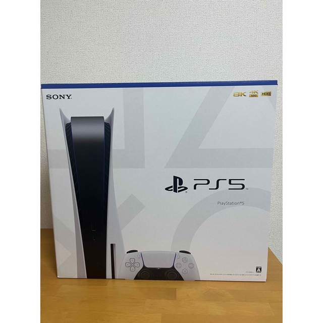 PlayStation(プレイステーション)の新品　PS5 本体 プレイステーション5  CFI-1200A01 エンタメ/ホビーのゲームソフト/ゲーム機本体(家庭用ゲーム機本体)の商品写真