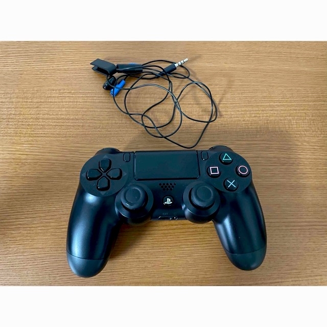 PlayStation4(プレイステーション4)のSONY PlayStation4 本体 CUH-1000AB01 エンタメ/ホビーのゲームソフト/ゲーム機本体(家庭用ゲーム機本体)の商品写真