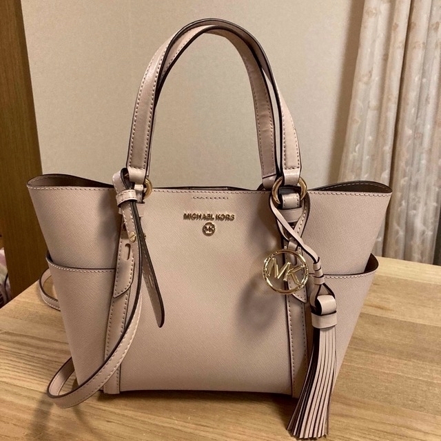 ハンドバック未使用 MICHEAL KORS ハンドバック