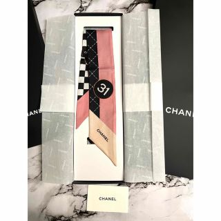 シャネル(CHANEL)の【新品未使用】シャネル　ヘアバンド シルク　ツイル スカーフ  23C(バンダナ/スカーフ)