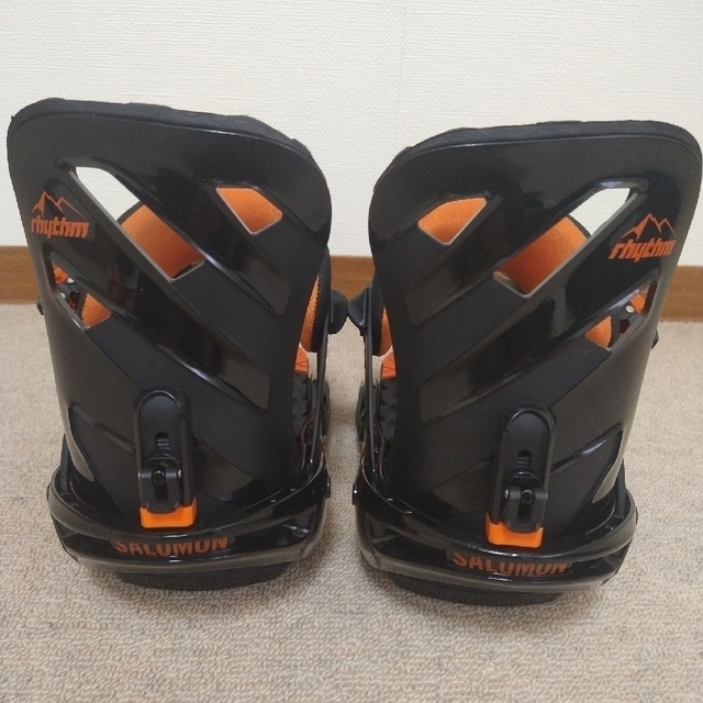 SALOMON(サロモン)のSALOMON - RHYTHM BLACK/ORANGE 2017 スポーツ/アウトドアのスノーボード(バインディング)の商品写真