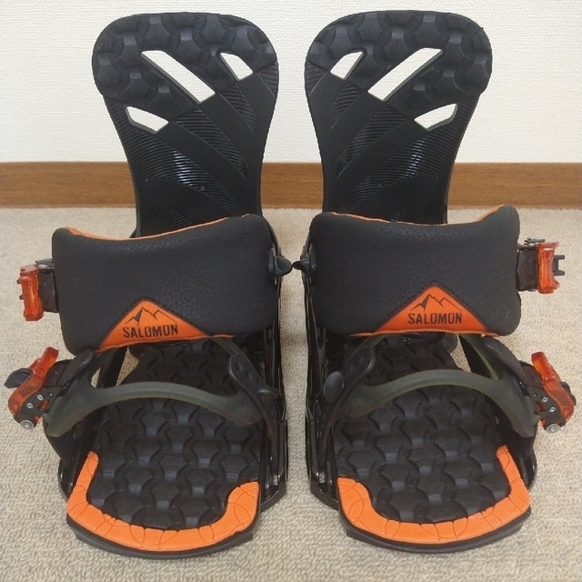 SALOMON(サロモン)のSALOMON - RHYTHM BLACK/ORANGE 2017 スポーツ/アウトドアのスノーボード(バインディング)の商品写真