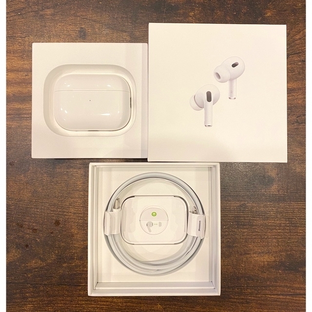 Apple(アップル)のアップル Airpods Pro 第2世代 スマホ/家電/カメラのオーディオ機器(ヘッドフォン/イヤフォン)の商品写真