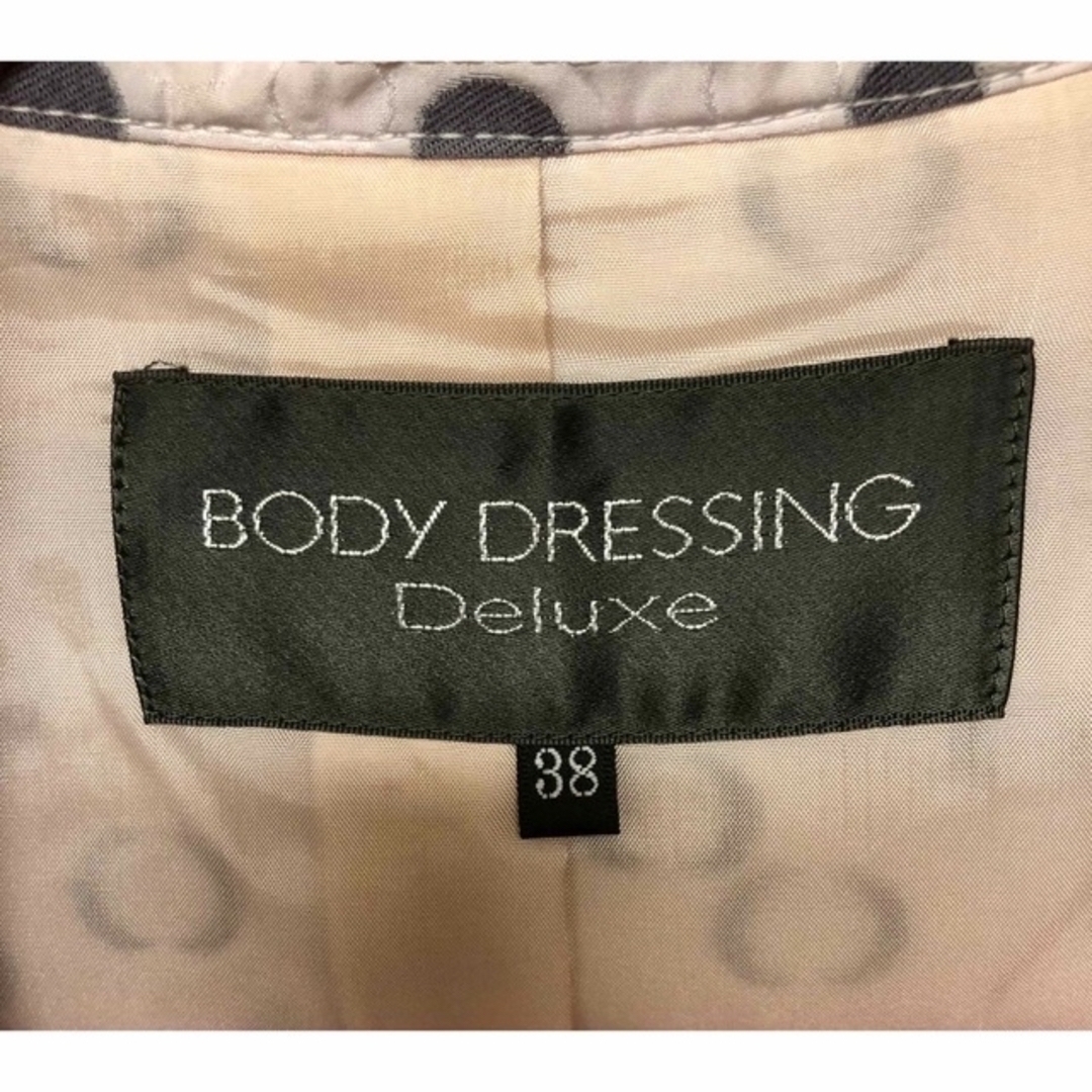 BODY DRESSING Deluxe(ボディドレッシングデラックス)の【美品】ボディドレッシングデラックス  トレンチコート ドット柄 38サイズ レディースのジャケット/アウター(トレンチコート)の商品写真