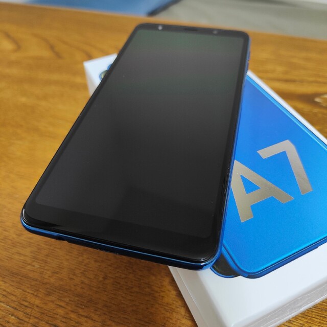 Galaxy(ギャラクシー)の美品☆galaxy A7 ブルー スマホ/家電/カメラのスマートフォン/携帯電話(スマートフォン本体)の商品写真