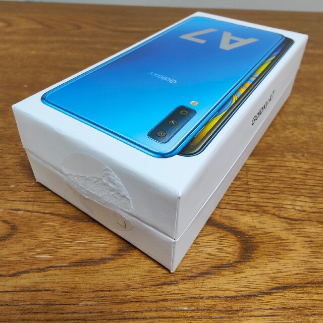 Galaxy(ギャラクシー)の美品☆galaxy A7 ブルー スマホ/家電/カメラのスマートフォン/携帯電話(スマートフォン本体)の商品写真