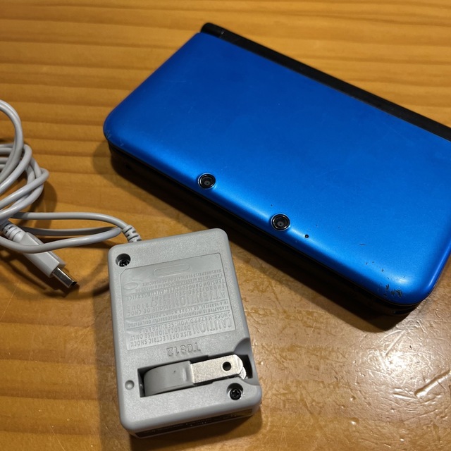 ニンテンドー3DSLL 本体　ブルー　充電器付き