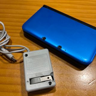 ニンテンドー3DS(ニンテンドー3DS)のニンテンドー3DSLL 本体　ブルー　充電器付き(家庭用ゲーム機本体)