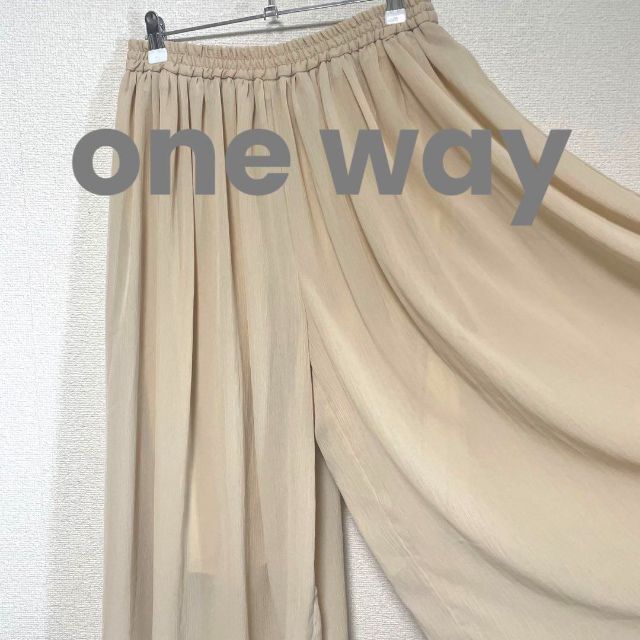 one*way(ワンウェイ)の1895 one way フレアパンツ シフォン ワイド イエローベージュ 上品 レディースのパンツ(カジュアルパンツ)の商品写真