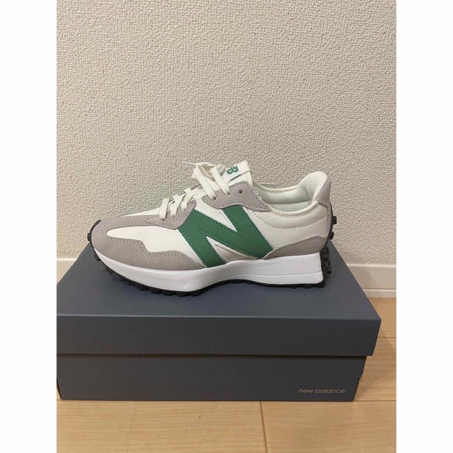 New Balance(ニューバランス)の新品。未使用❗️ニューバランスNEW Barance WS327LG レディースの靴/シューズ(スニーカー)の商品写真