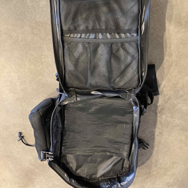 【エツ様専用】BUILT FOR ATHLETES 45L HERO 2.0 メンズのバッグ(バッグパック/リュック)の商品写真