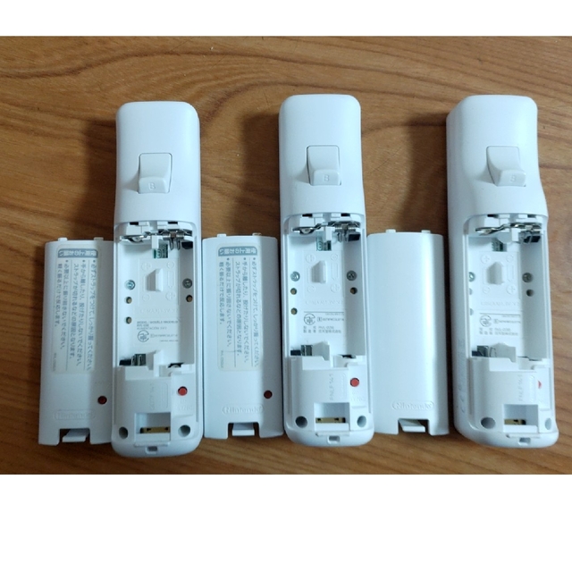 Wii(ウィー)のwiiリモコン モーションプラス　3本セット エンタメ/ホビーのゲームソフト/ゲーム機本体(その他)の商品写真