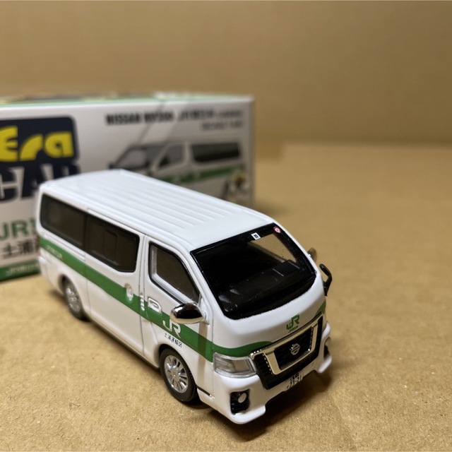 JR(ジェイアール)のEra 1/64 ニッサン  NV350 JR東日本　土浦運輸区　ミニカー  エンタメ/ホビーのおもちゃ/ぬいぐるみ(ミニカー)の商品写真