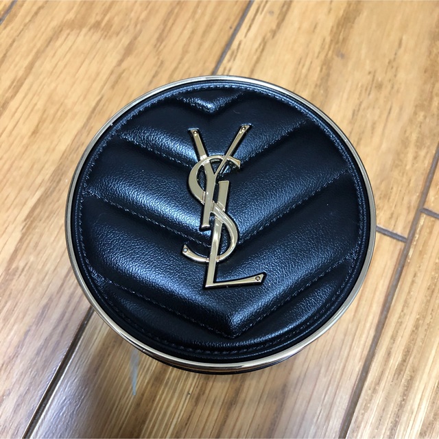 Yves Saint Laurent(イヴサンローラン)のサンローラン　クッションファンデーションケース コスメ/美容のベースメイク/化粧品(ファンデーション)の商品写真