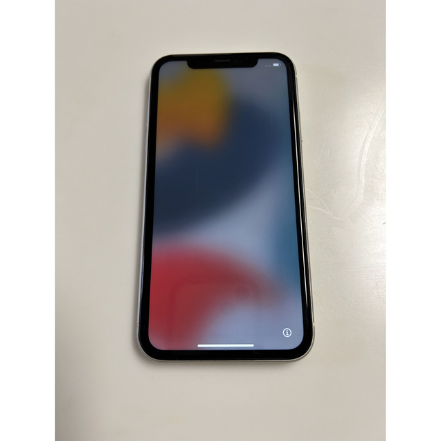 Apple(アップル)の【美品】iPhone11 128GB ホワイト スマホ/家電/カメラのスマートフォン/携帯電話(スマートフォン本体)の商品写真