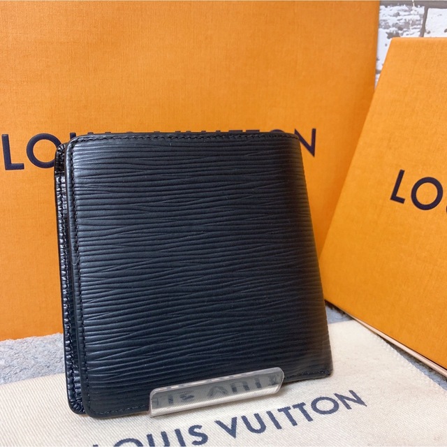 LOUIS VUITTON(ルイヴィトン)の【美品】 ルイヴィトン ポルトフォイユ マルコ エピ ノワール 2つ折り財布 メンズのファッション小物(折り財布)の商品写真