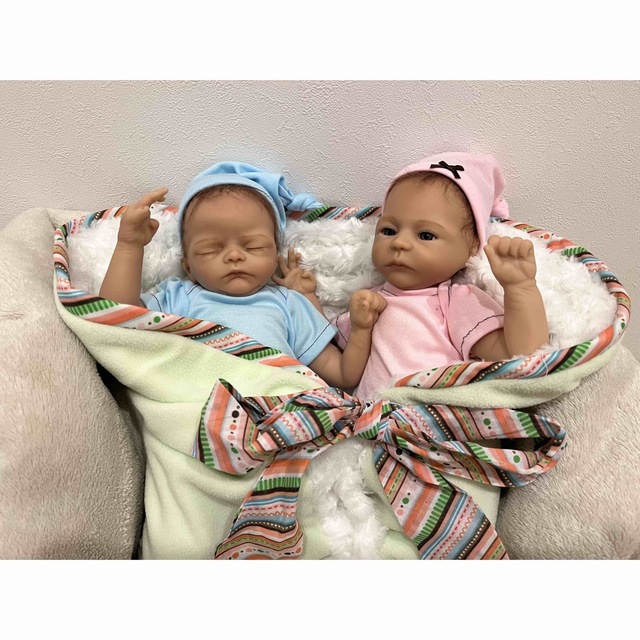 リボーンドール　人形　双子の赤ちゃん