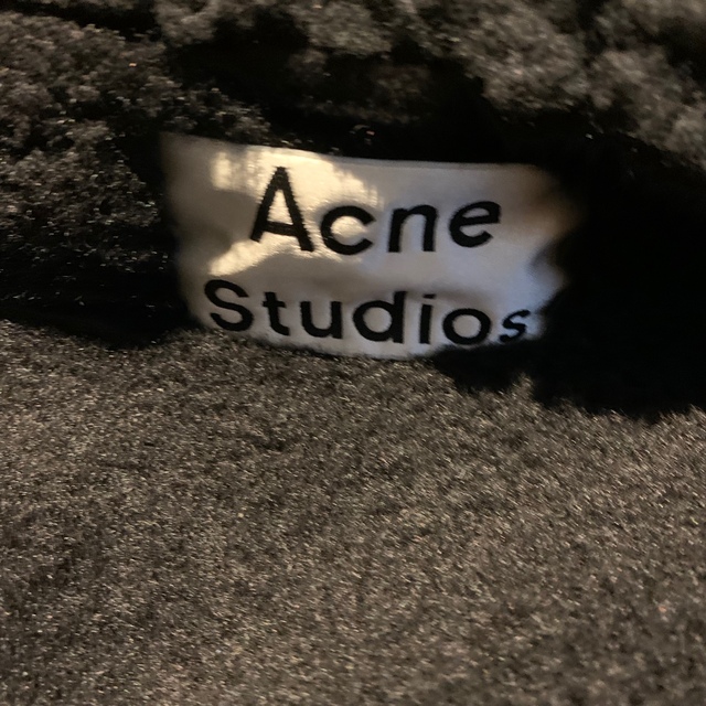 Acne Studios(アクネストゥディオズ)の36サイズ　Acne Studios ムートンライダーズジャケット レディースのジャケット/アウター(ライダースジャケット)の商品写真