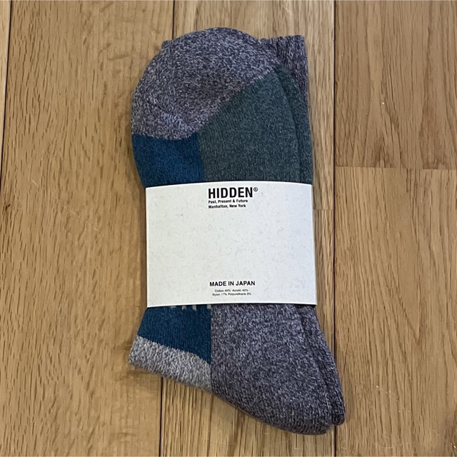 希少‼️ HIDDEN Patchwork Socks 灰/青 新品 メンズのレッグウェア(ソックス)の商品写真