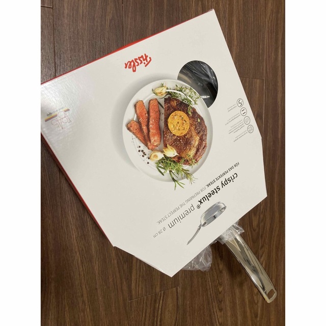 Fissler(フィスラー)のfissler フィスラー　クリスピープレミアム 28cm インテリア/住まい/日用品のキッチン/食器(鍋/フライパン)の商品写真