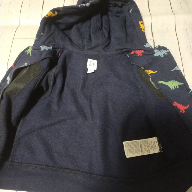 babyGAP(ベビーギャップ)のbabyGAP 恐竜　パーカー　耳付きフード　サイズ90 キッズ/ベビー/マタニティのキッズ服男の子用(90cm~)(ジャケット/上着)の商品写真