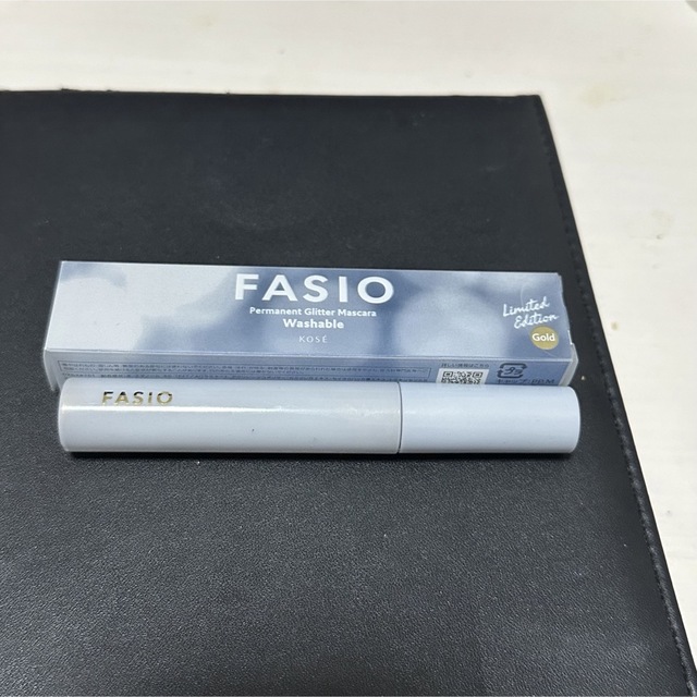 Fasio(ファシオ)のファシオ パーマネントグリッターマスカラ ゴールド101 限定商品 コスメ/美容のベースメイク/化粧品(マスカラ)の商品写真