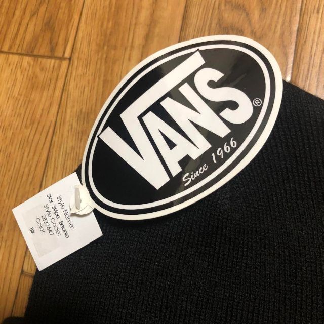 VANS(ヴァンズ)の90s フィリピン製 OLD VANS ニット帽 黒 赤 古着 ヴァンズ メンズの帽子(ニット帽/ビーニー)の商品写真