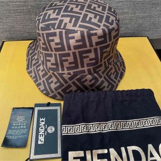 新品 フェンダーチェ リバーシブル バケットハット M | www.jarussi.com.br