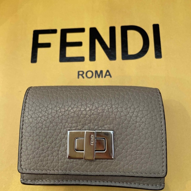 FENDI - 美品 ピーカブー マイクロ 三つ折り財布の通販 by lanishop