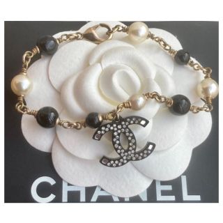 シャネル(CHANEL)の未使用！シャネル♥️キラキラロゴ パールブレスレット(ブレスレット/バングル)