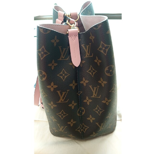 LOUIS VUITTON(ルイヴィトン)のモノグラムローズ ネオノエ レディースのバッグ(ショルダーバッグ)の商品写真