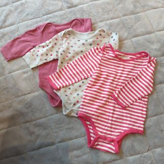 ベビーギャップ(babyGAP)のbabyGap/ユニクロ　ロンパース 70サイズ 3点セット(ロンパース)