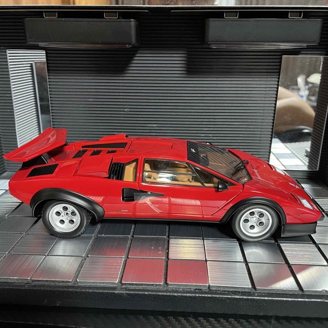 未展示品 京商1/18ランボルギーニ カウンタックWALTER WOLF レッド