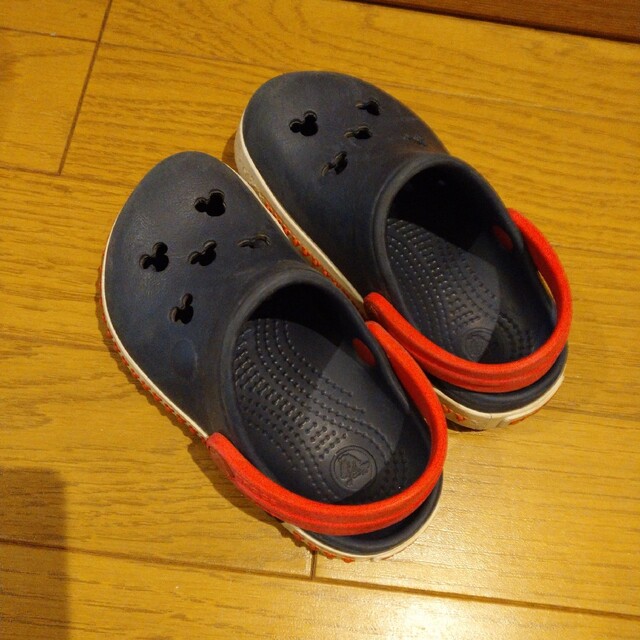 crocs(クロックス)のクロックス　キッズ　ミッキー キッズ/ベビー/マタニティのベビー靴/シューズ(~14cm)(サンダル)の商品写真