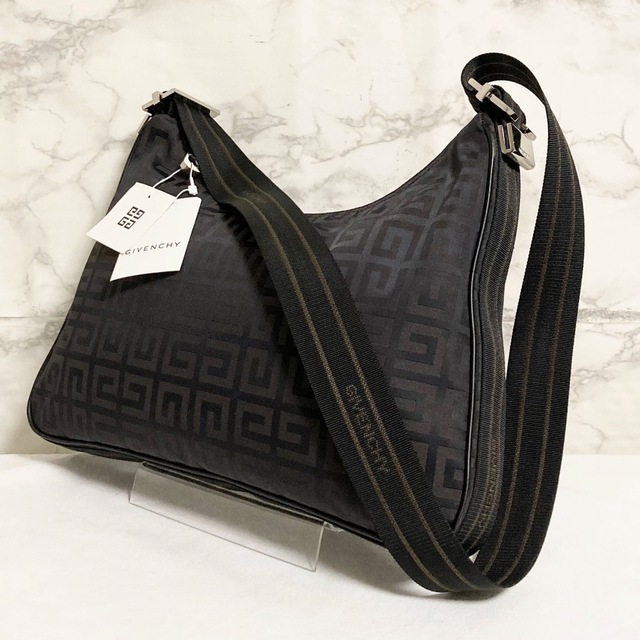 GIVENCHY - 【新古品タグ付き】GIVENCHY 4Gモノグラム ワンショルダー