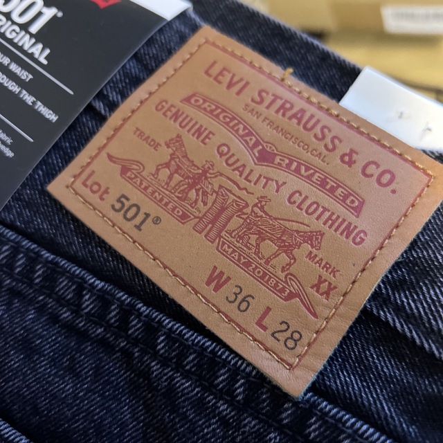 36 LEVIS 501 BLACK BEAMS LIMITED EDITION