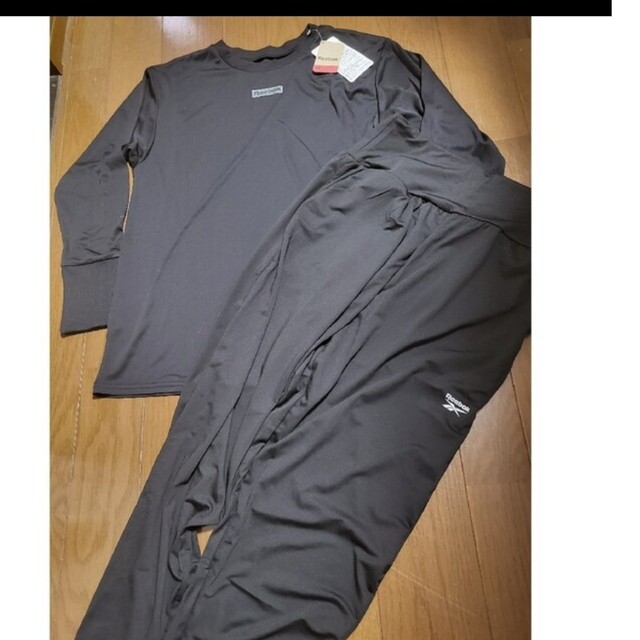 Reebok(リーボック)のReebok レディース 薄手ヨガ ジャージ 上下セット/LL/黒/新品 スポーツ/アウトドアのランニング(ウェア)の商品写真