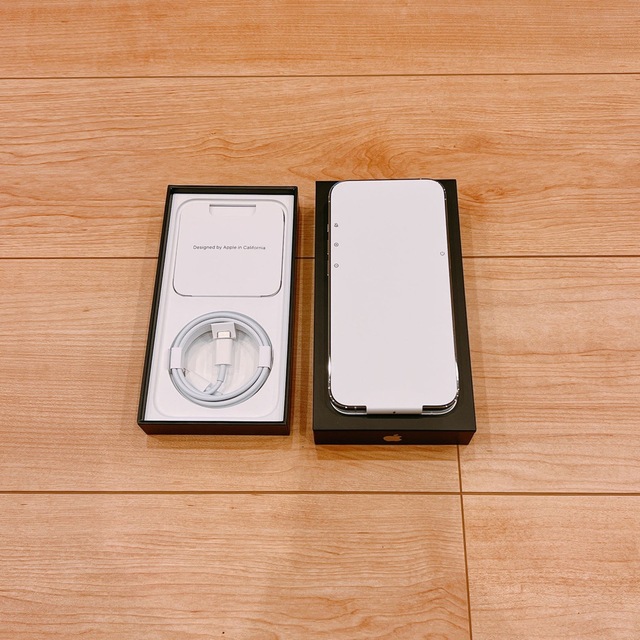 iPhone 13 pro シルバー 256GB SIMフリー iPhone 13 pro シルバー 256GB SIMフリー