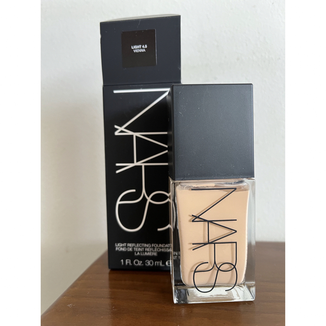 お値下げ中＊NARS ＊ライトリフレクティングファンデーション VIENNA