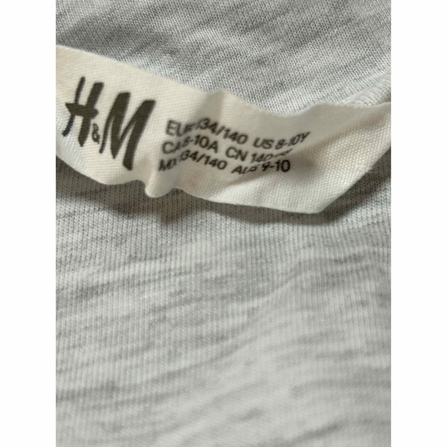 H&M(エイチアンドエム)の23 H&M 花柄ワンピース　140cm キッズ/ベビー/マタニティのキッズ服女の子用(90cm~)(ワンピース)の商品写真