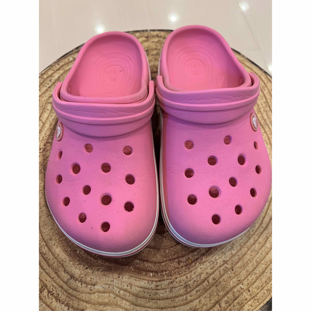 crocs(クロックス)の女児用サンダル（クロックス） キッズ/ベビー/マタニティのキッズ靴/シューズ(15cm~)(スニーカー)の商品写真