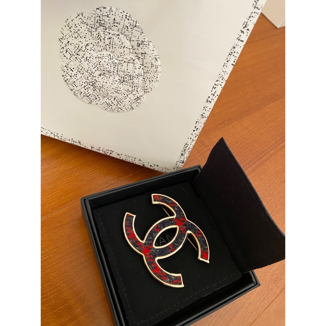 CHANELレアツイードブローチ 2022 CHANELレアツイードブローチ 2022