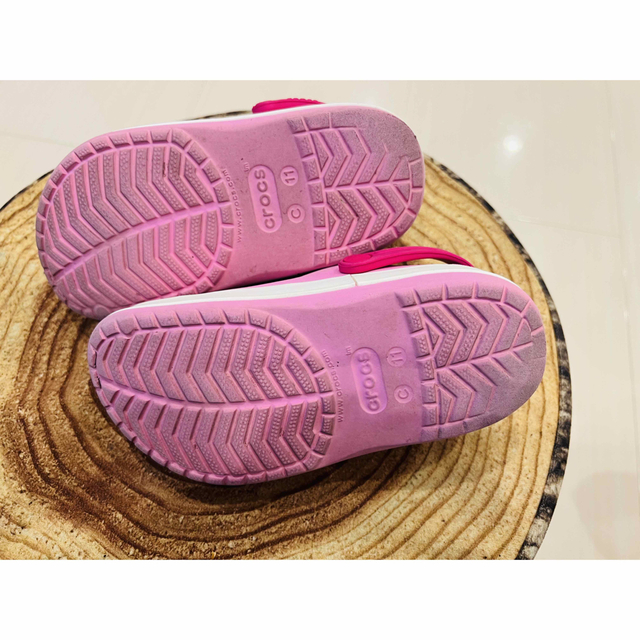 crocs(クロックス)の女児用サンダル（クロックス） キッズ/ベビー/マタニティのキッズ靴/シューズ(15cm~)(スニーカー)の商品写真