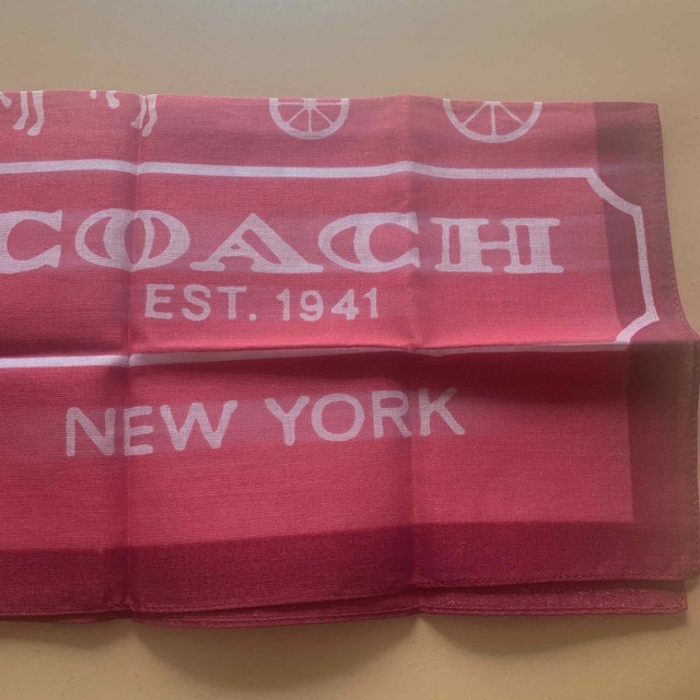 COACH(コーチ)のCOACH  ハンカチ  未使用品 レディースのファッション小物(ハンカチ)の商品写真